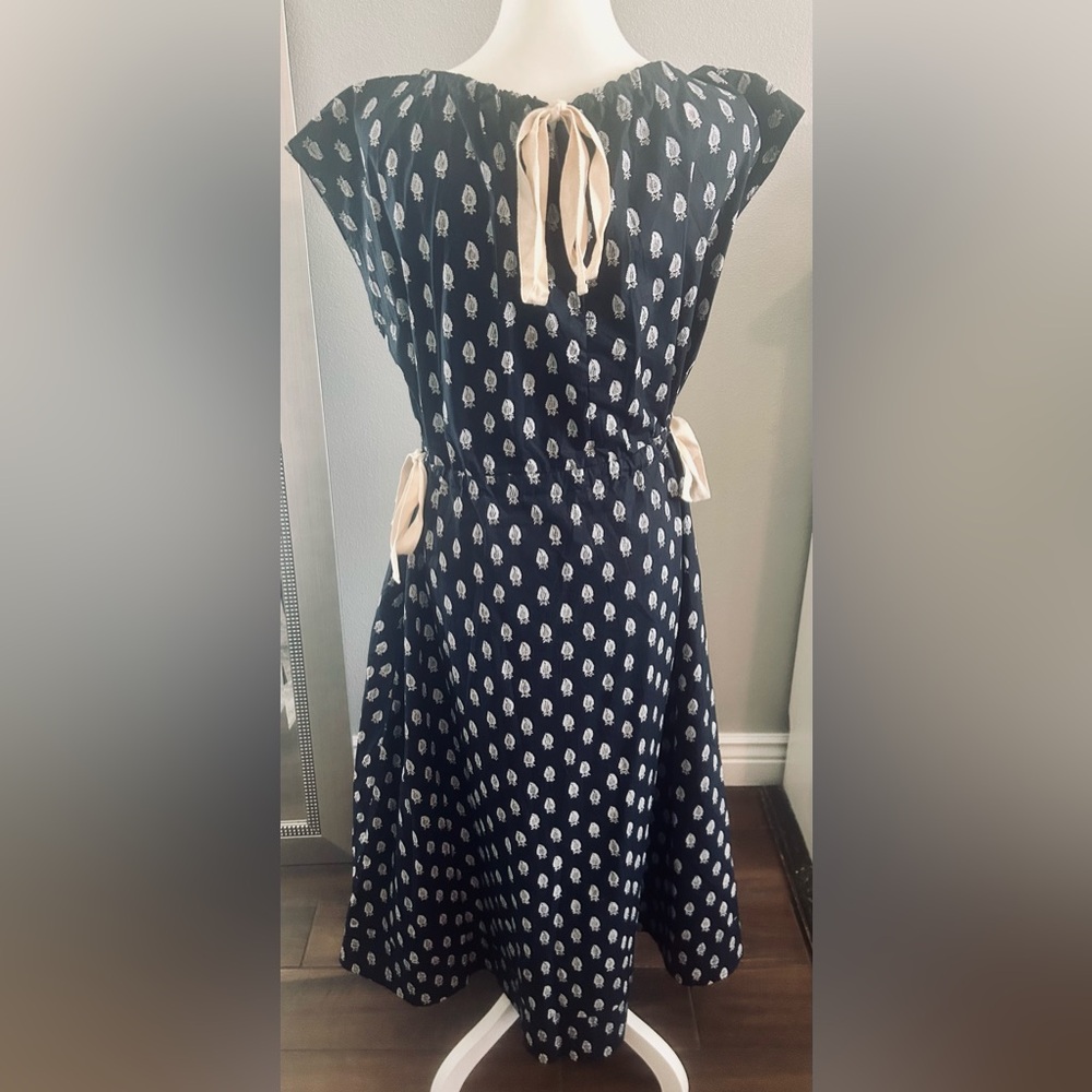 Banana Republic a navy Paisley Tie Waist Midi Dress Size Medium - Picture 2 of 6